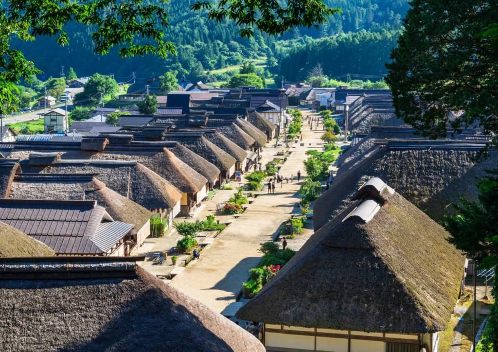 10-amazingly-beautiful-small-villages-in-japan